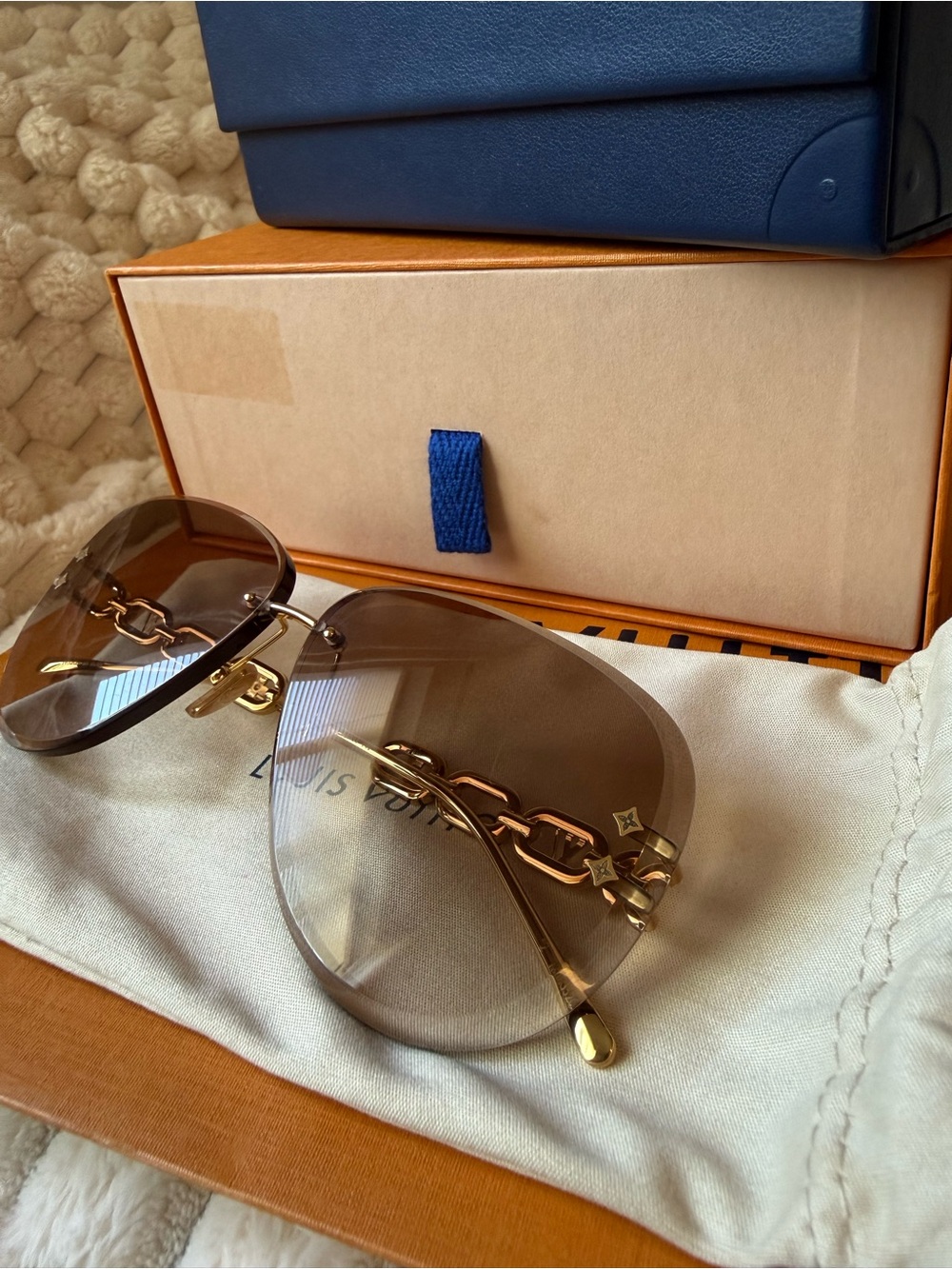 🔥Louis Vuitton 2022 LV Jewel Pilot Sunglasses Z2664U Full Inclusion 🔥 - Picture 6 of 17